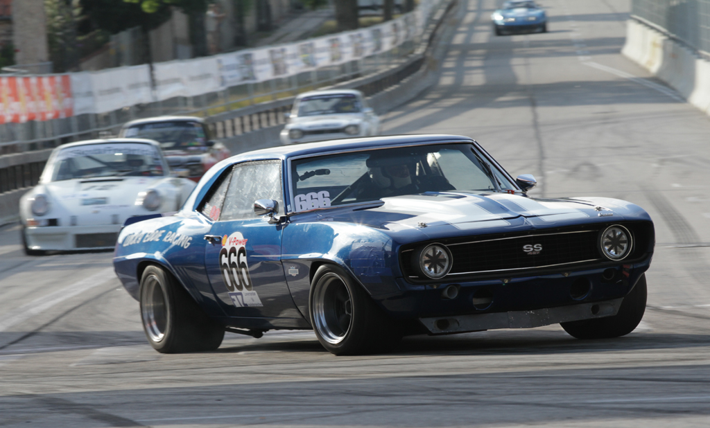 Hvis man nyder historiske biler fås lyden næsten ikke bedre fra Mikael Østberg's Chevrolet Camaro
(Foto: Motorsporten.dk)